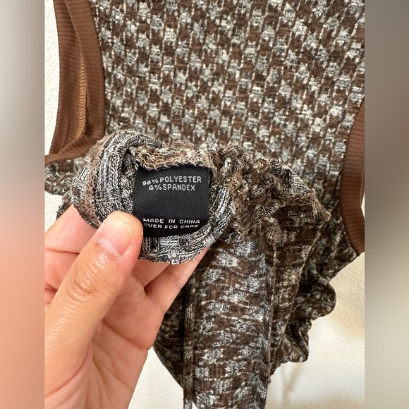 EUC B•Wear Knit Brown Sweater Vest Tank V/Neck Adjustable Cinched Sides - Picture 5 of 6